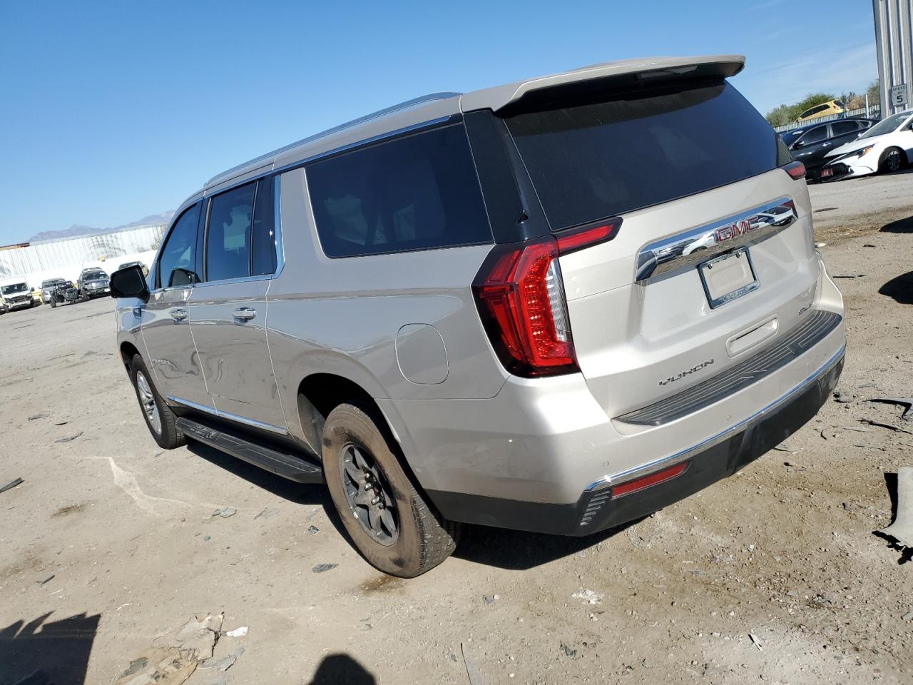 VIN 1GKS2GKD7MR421859 2021 GMC YUKON no.2