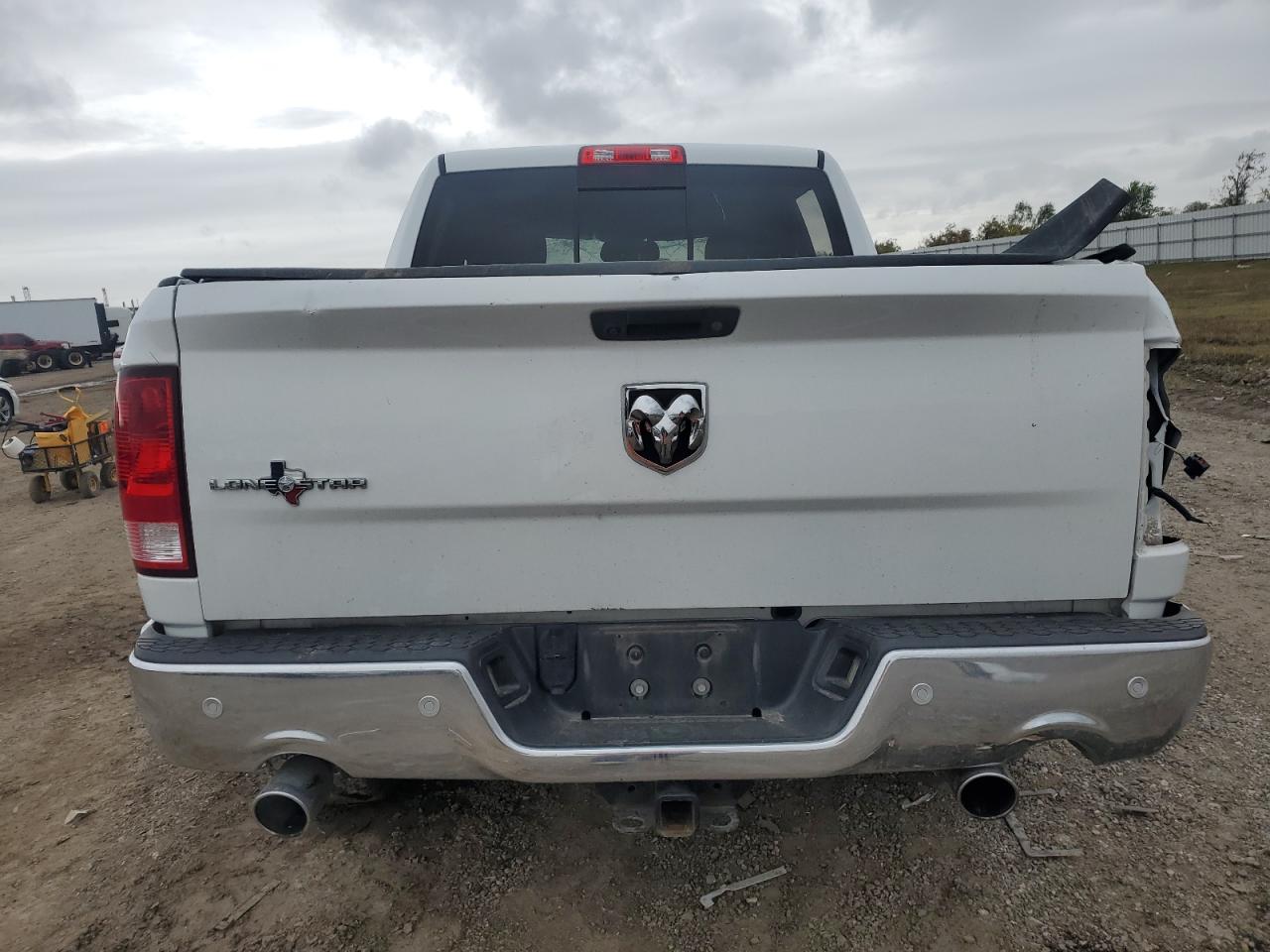 2016 RAM 1500 - Image 6