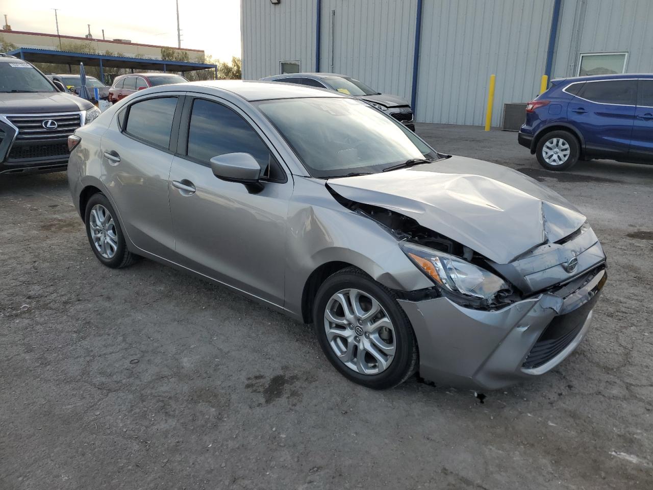 VIN 3MYDLBZV6GY118106 2016 TOYOTA SCION no.4