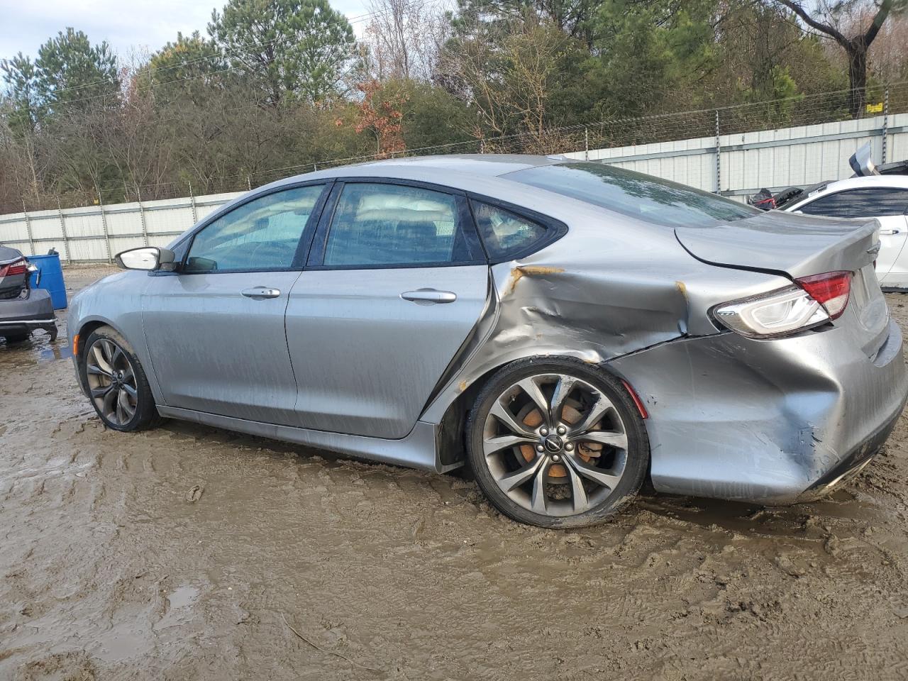 2015 Chrysler 200 - Image 2