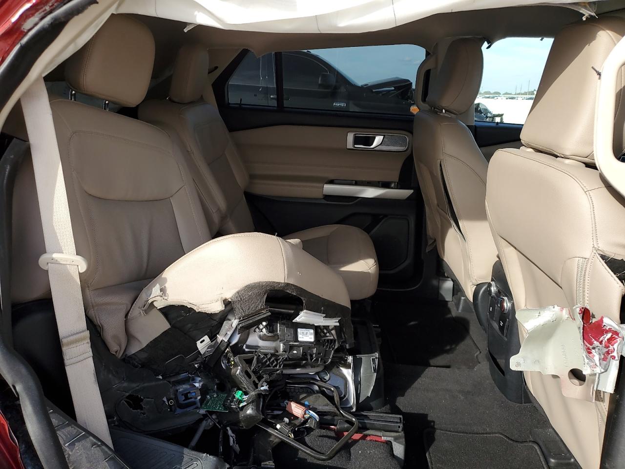 2021 Ford Explorer - Image 12