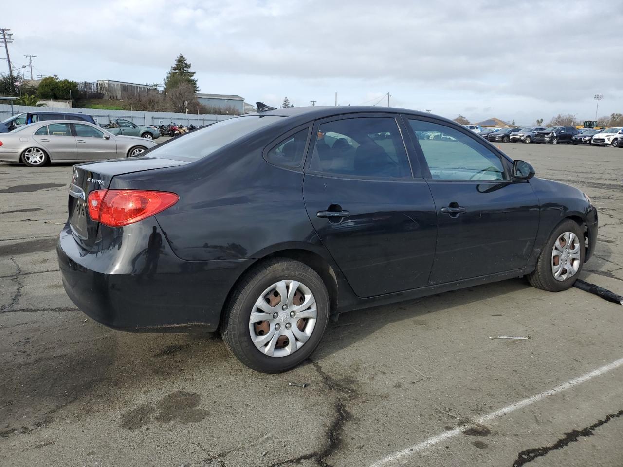 2010 Hyundai Elantra - Image 3