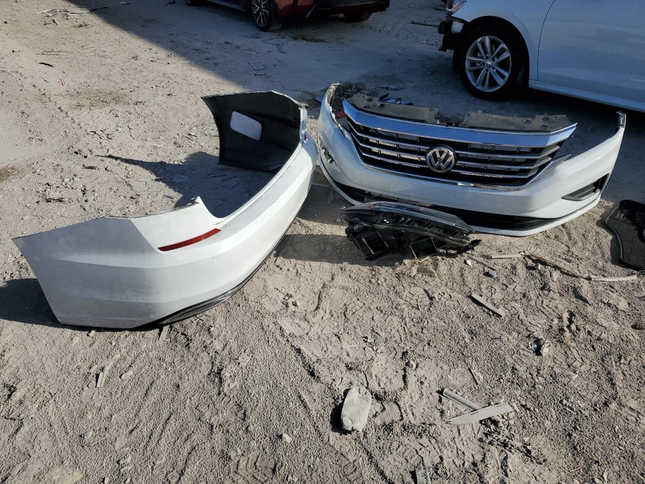 2021 Volkswagen Passat - Image 12