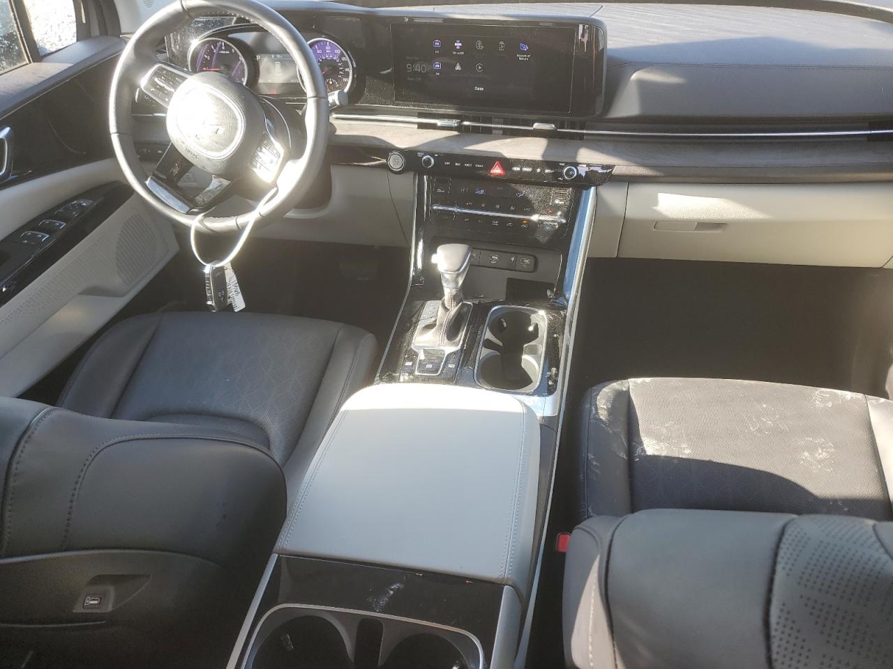 2024 Kia Carnival - Image 8