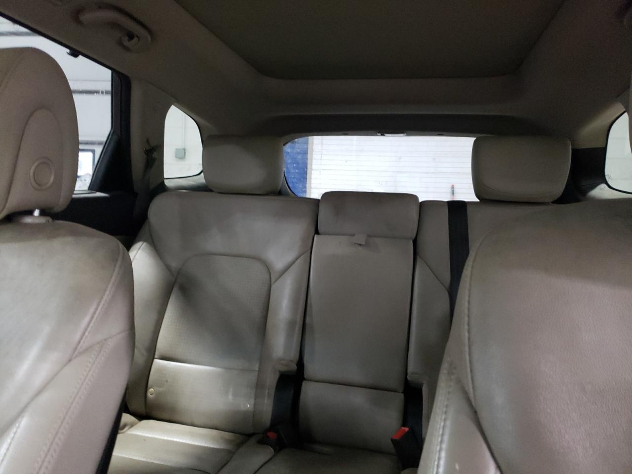 2014 Hyundai Santa Fe - Image 10