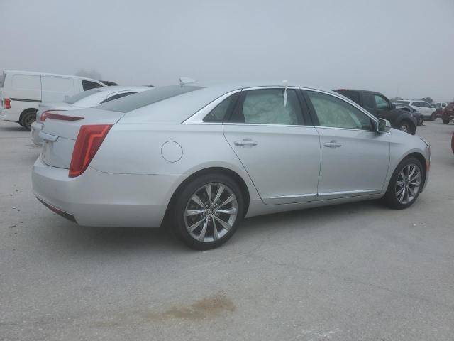  CADILLAC XTS 2015 Srebrny