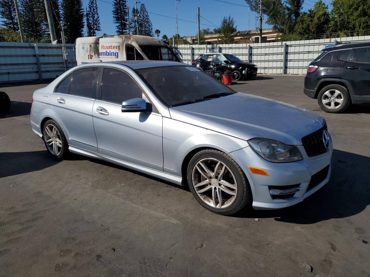 VIN WDDGF4HB7DA782443 2013 MERCEDES-BENZ C-CLASS no.4