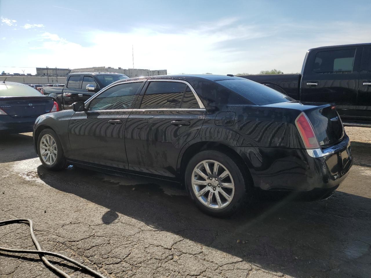 VIN 2C3CCAAG2DH599043 2013 CHRYSLER 300 no.2