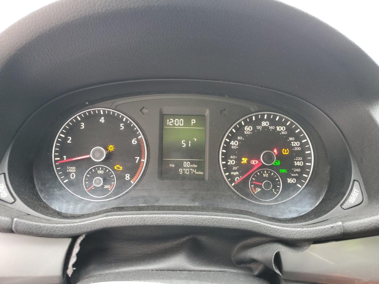 2014 Volkswagen Passat - Image 9