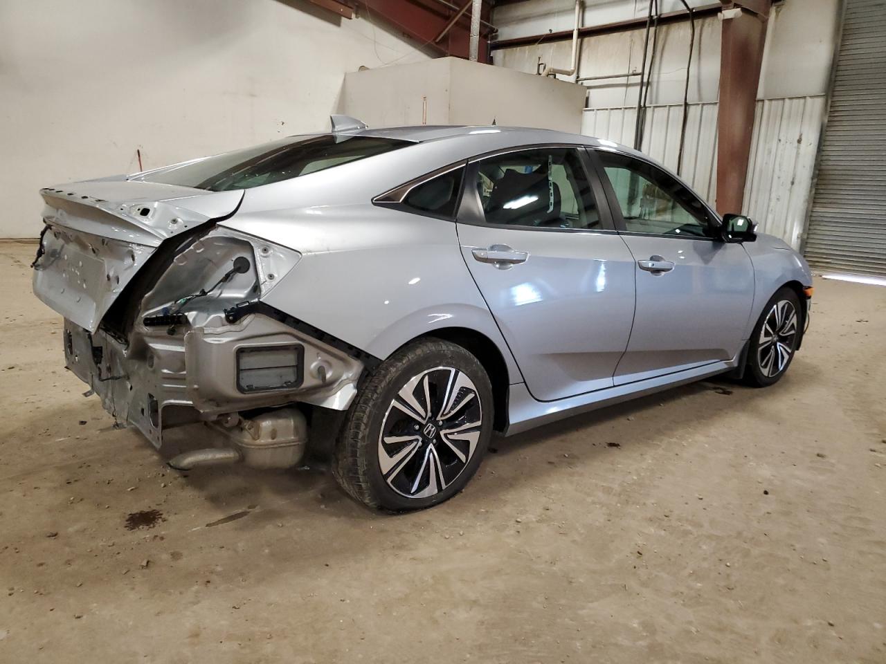 VIN 19XFC1F35GE026832 2016 HONDA CIVIC no.3