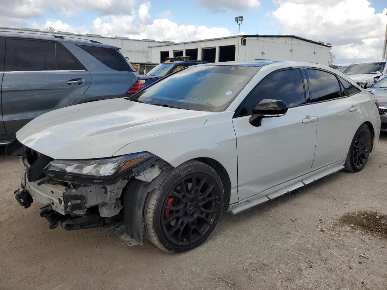 2021 Toyota Avalon - Image 1