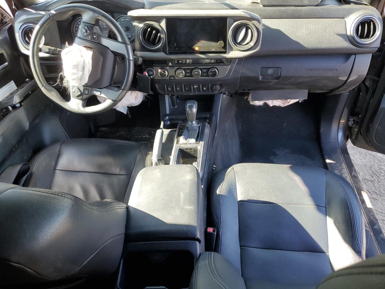 2016 Toyota Tacoma - Image 8