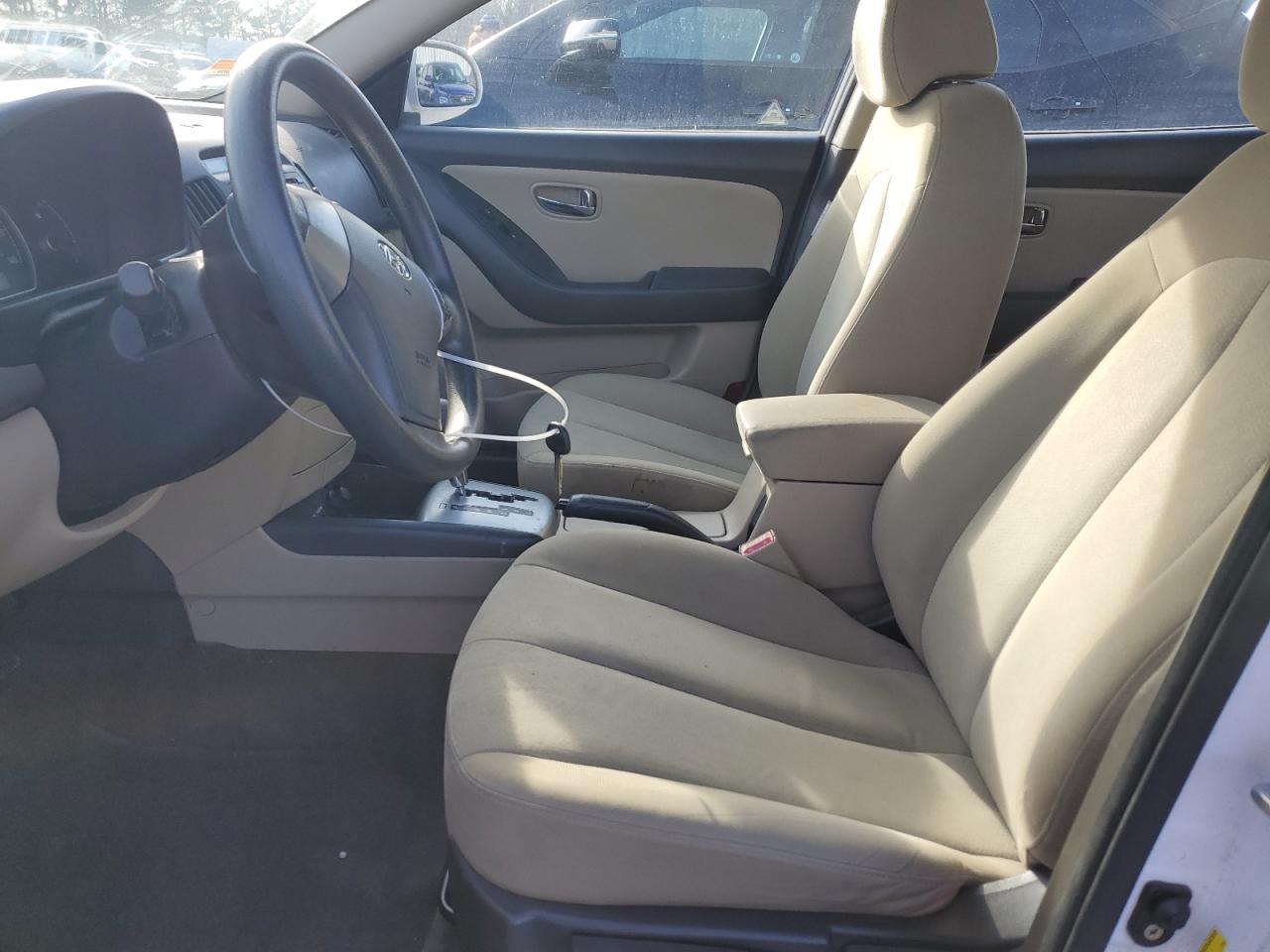 2010 Hyundai Elantra - Image 7