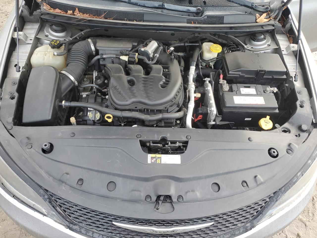 2015 Chrysler 200 - Image 11