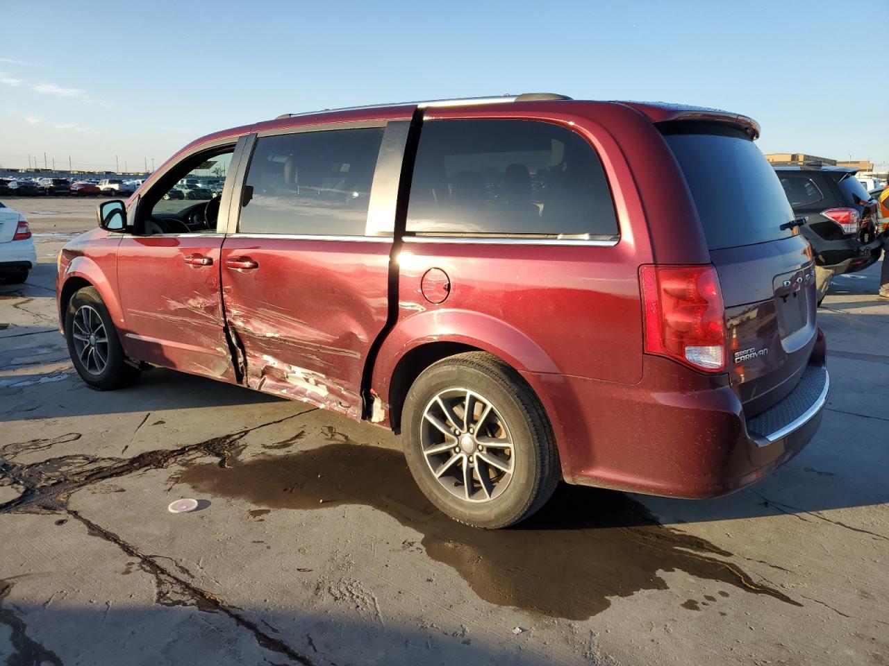 VIN 2C4RDGCG1HR814270 2017 DODGE CARAVAN no.2