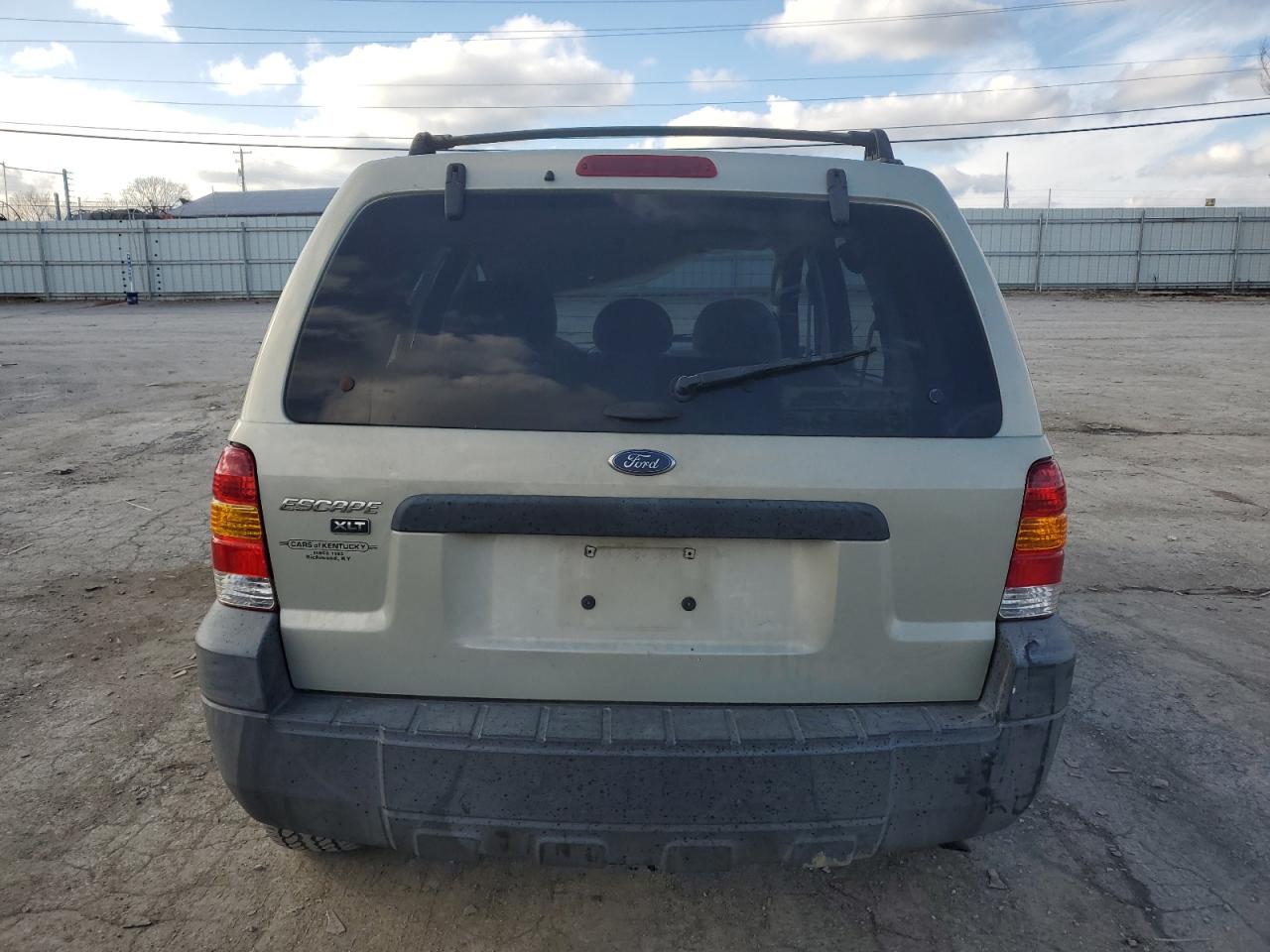 2005 Ford Escape - Image 6