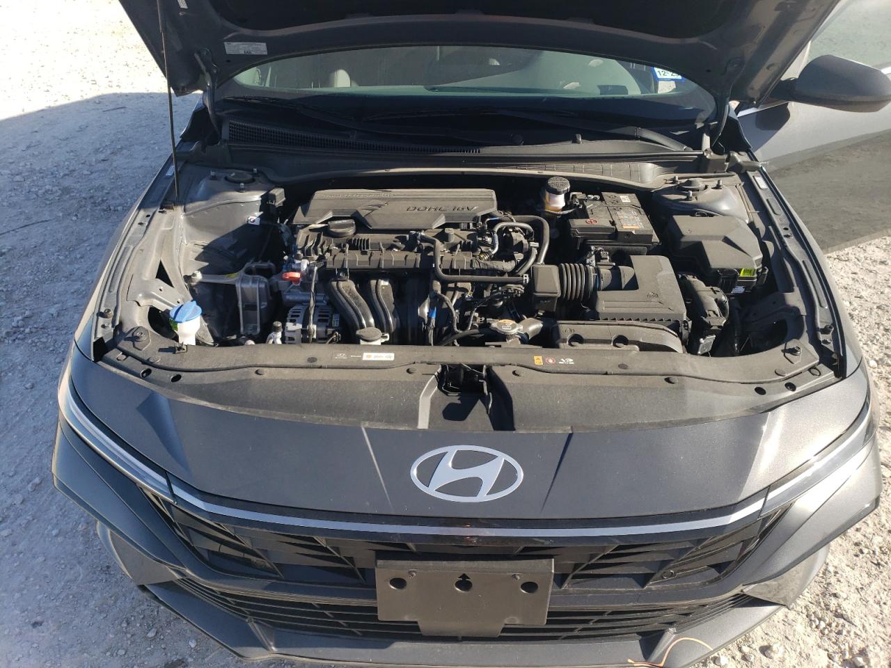2024 Hyundai Elantra - Image 11