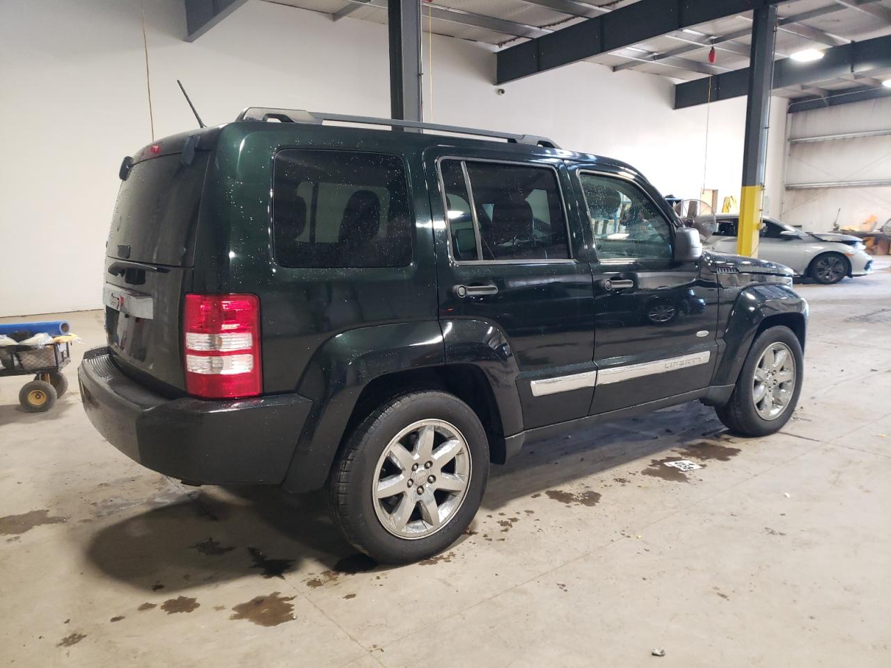 2012 Jeep Liberty (North America) - Image 3
