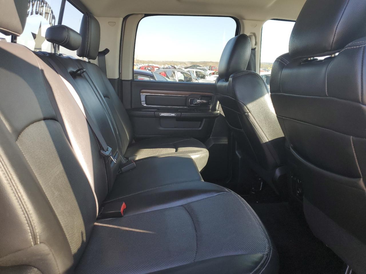 2014 RAM 1500 - Image 10