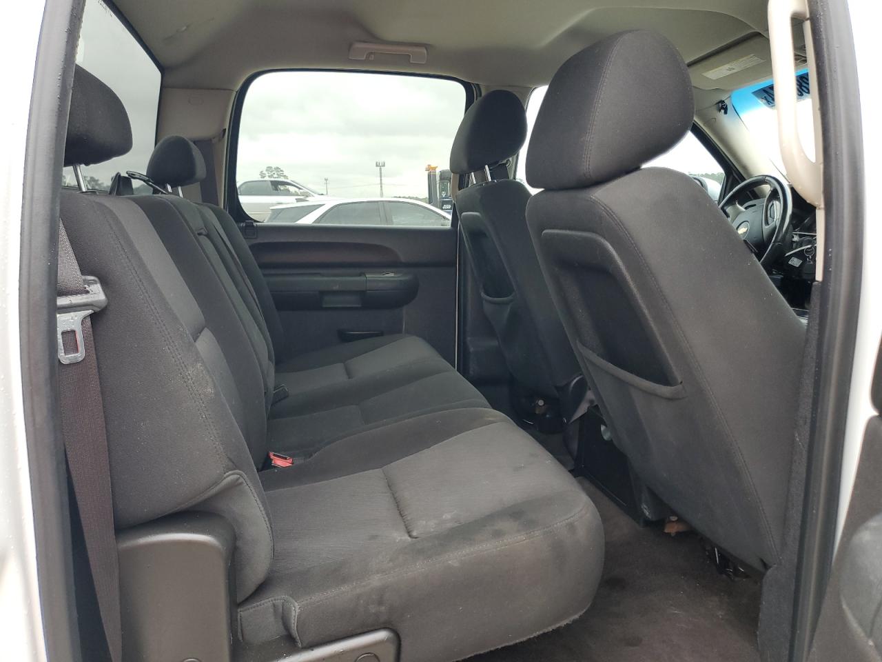 2013 Chevrolet Silverado - Image 10