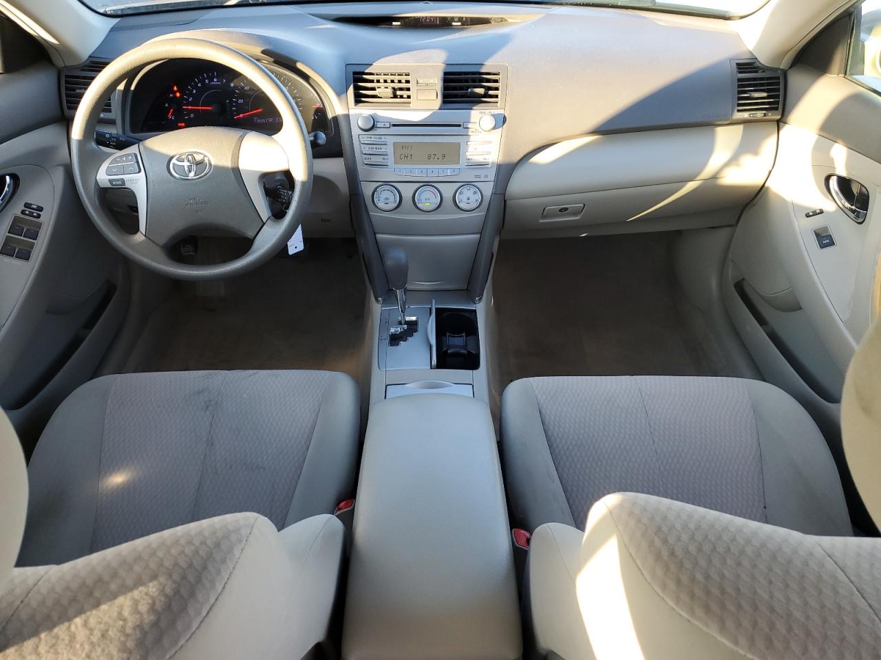 2011 Toyota Camry - Image 8