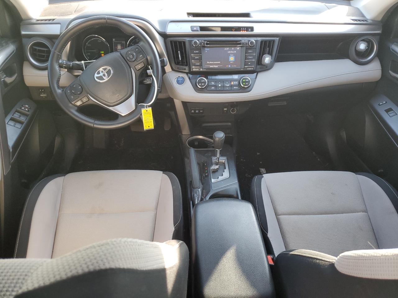 2017 Toyota RAV 4 - Image 8