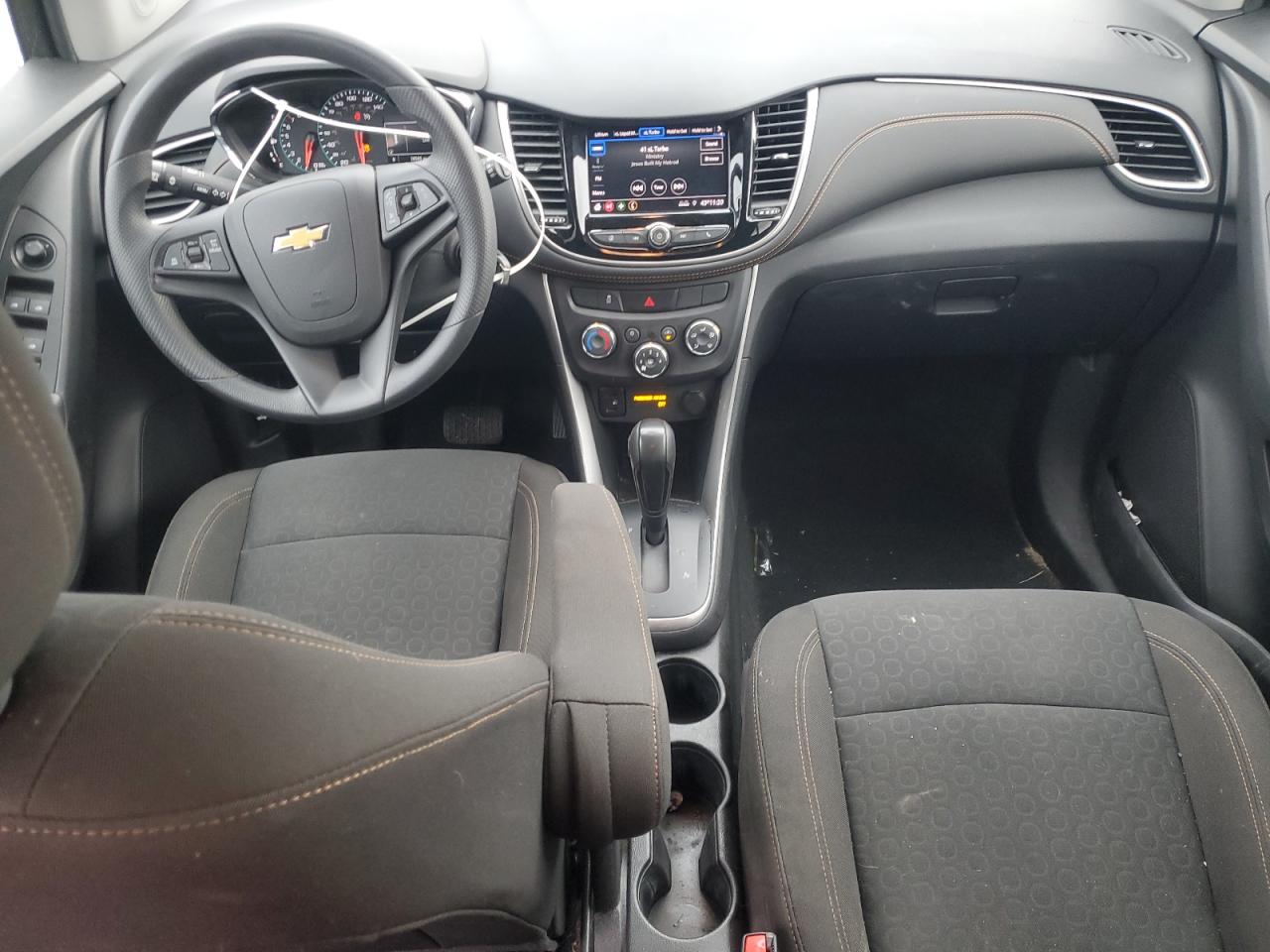 2022 Chevrolet Trax - Image 8