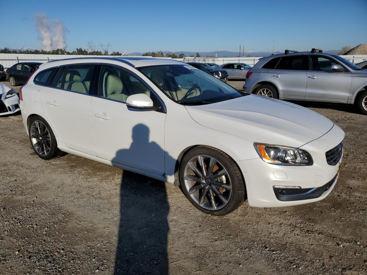 2015 Volvo V60 - Image 4