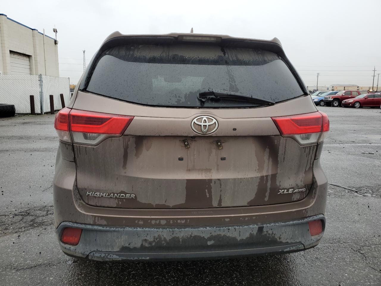 VIN 5TDJZRFH6JS872998 2018 TOYOTA HIGHLANDER no.6