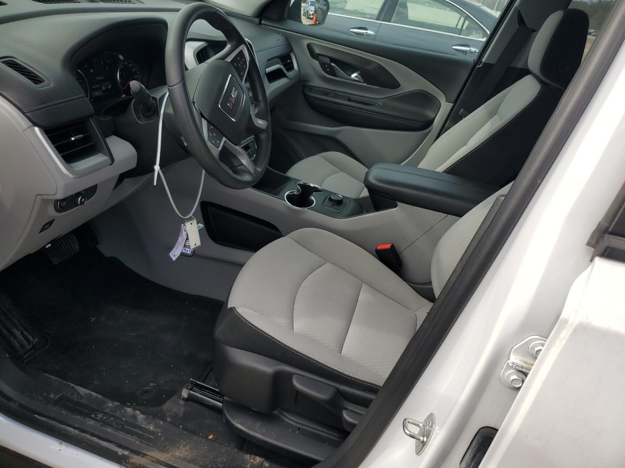 2022 GMC Terrain - Image 7