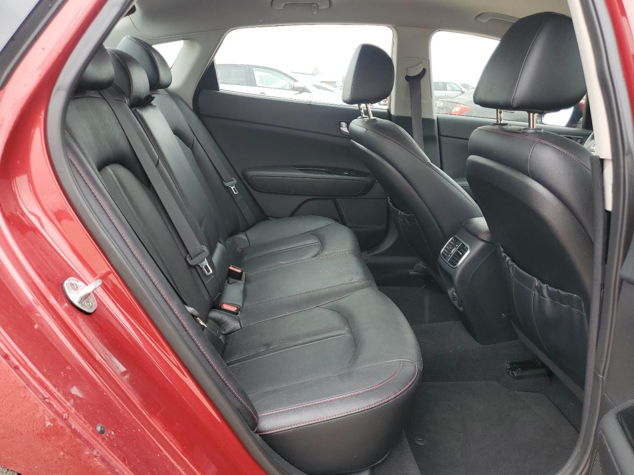 2017 Kia Optima - Image 10