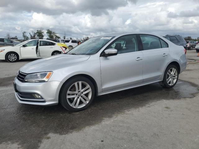  VOLKSWAGEN JETTA 2015 Сріблястий