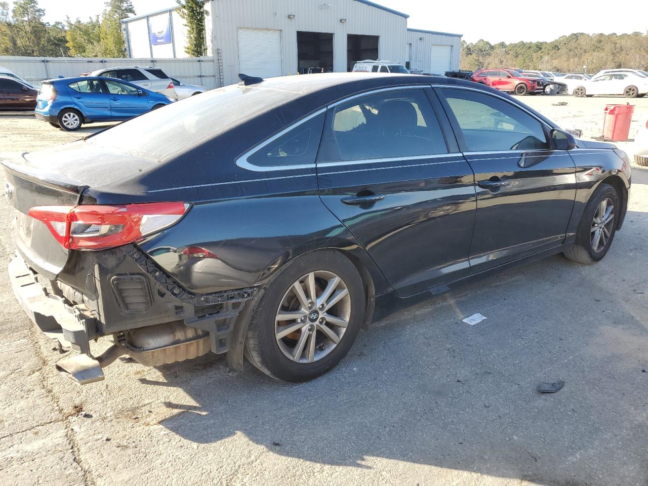 2017 Hyundai Sonata - Image 3