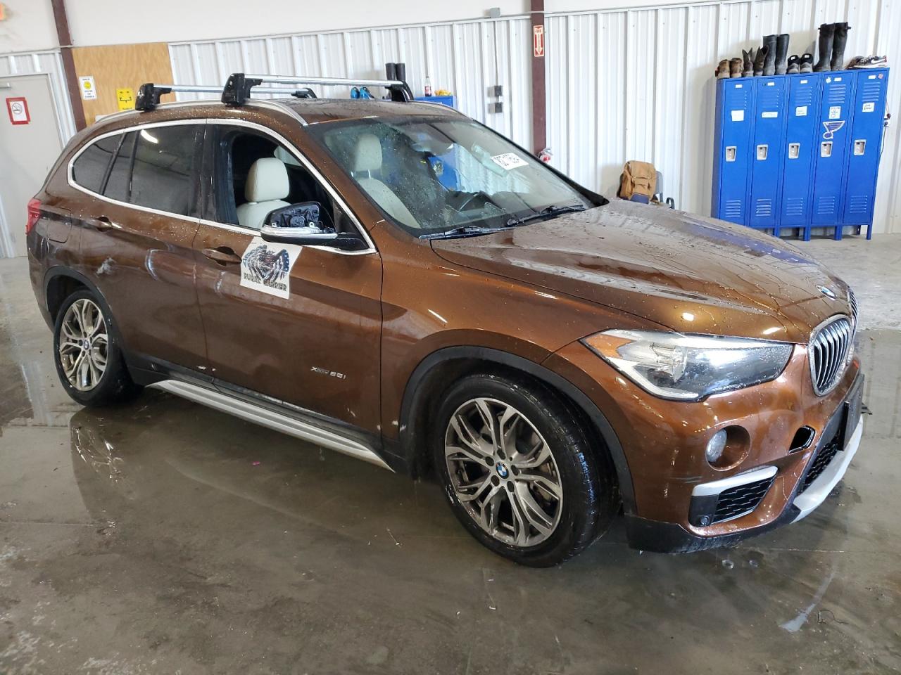 VIN WBXHT3C39H5F70343 2017 BMW X1 no.4