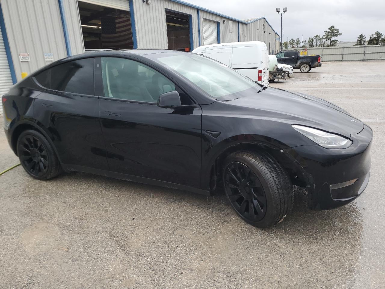 VIN 7SAYGDEE8NF387208 2022 TESLA MODEL Y no.4