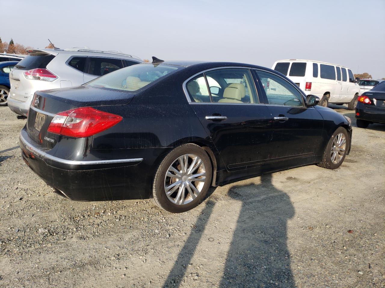 2013 Hyundai Genesis - Image 3