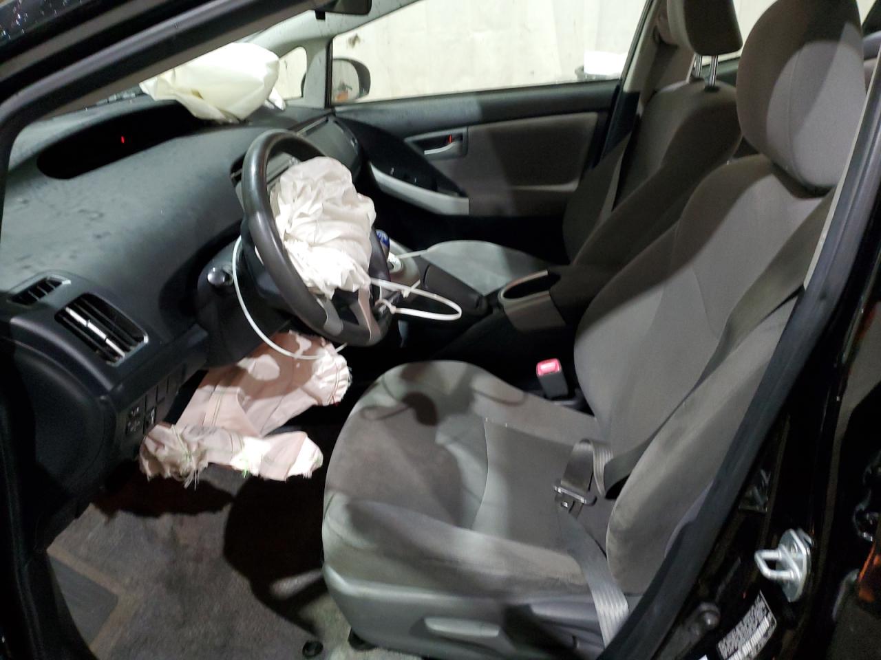 2013 Toyota Prius - Image 7