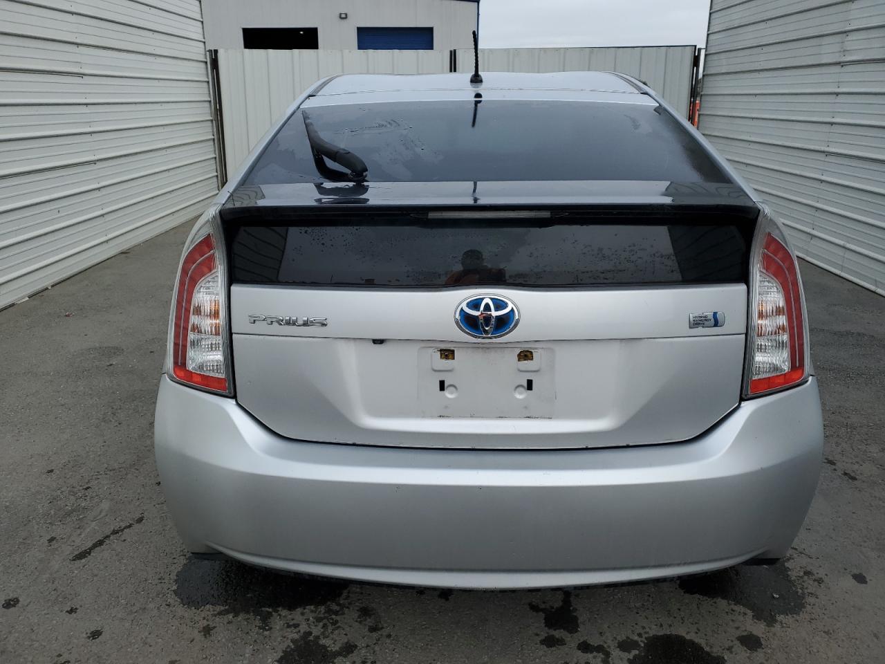 2015 Toyota Prius - Image 6