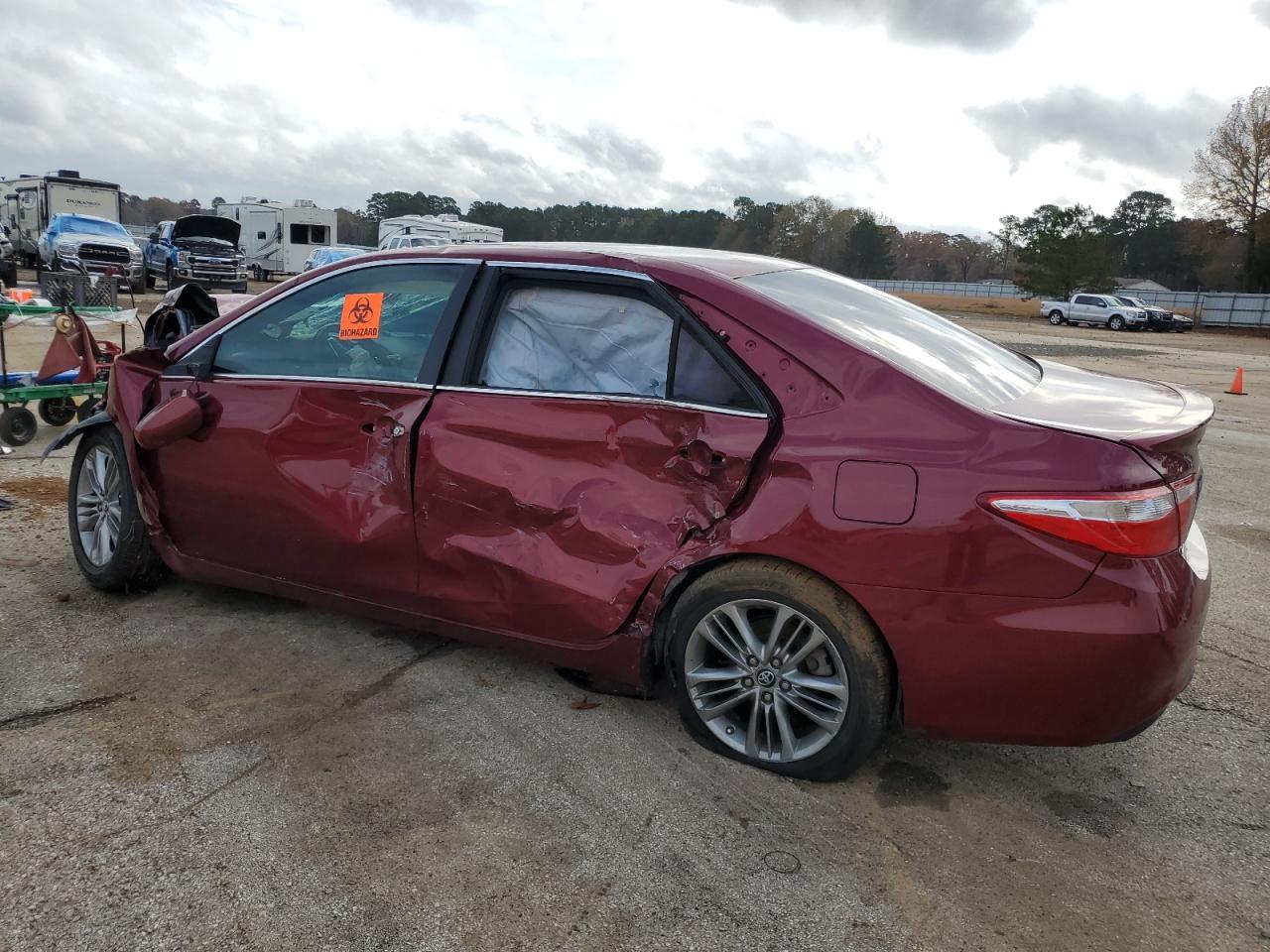 VIN 4T1BF1FK4HU702327 2017 TOYOTA CAMRY no.2