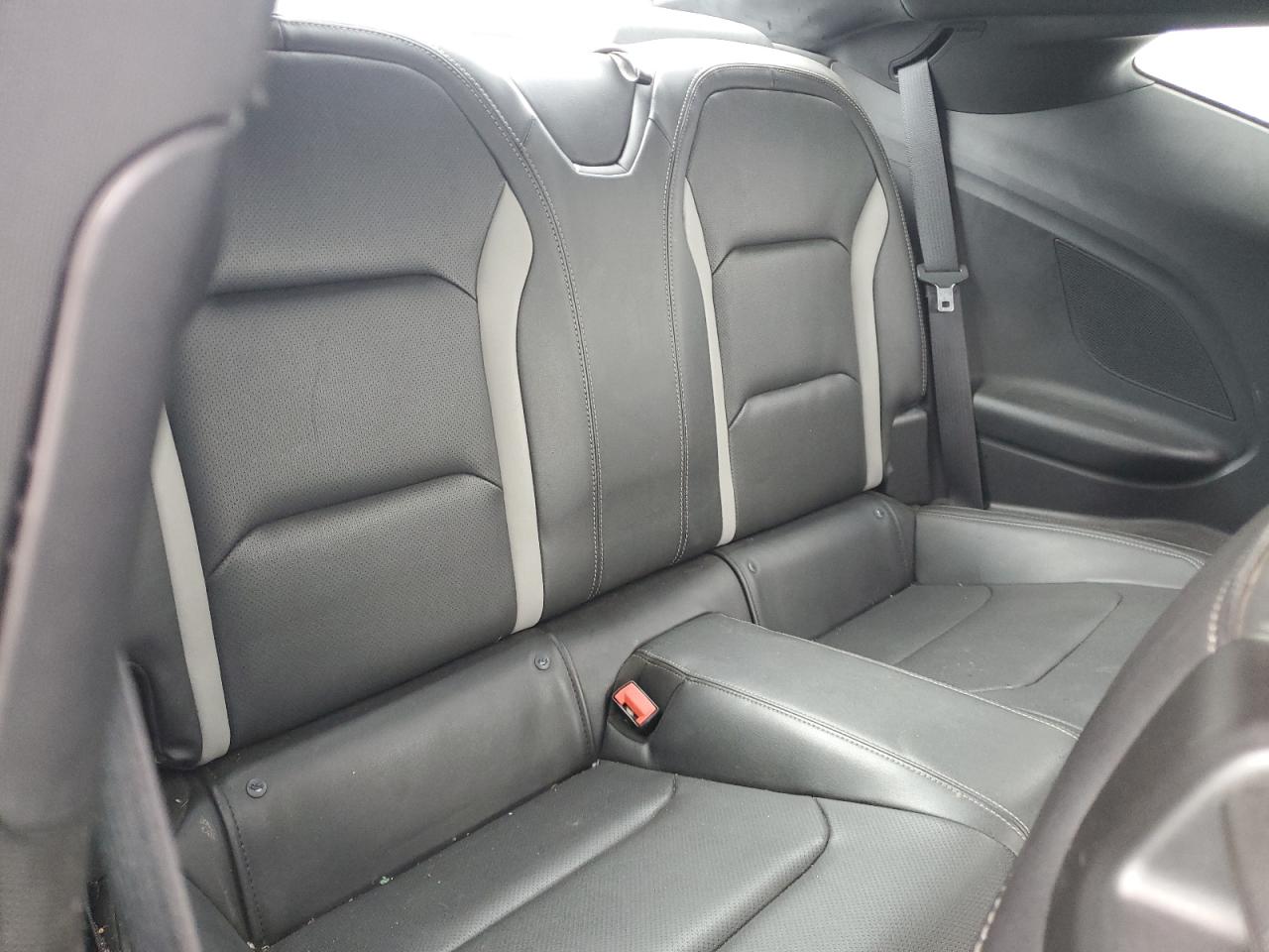 2019 Chevrolet Camaro - Image 10