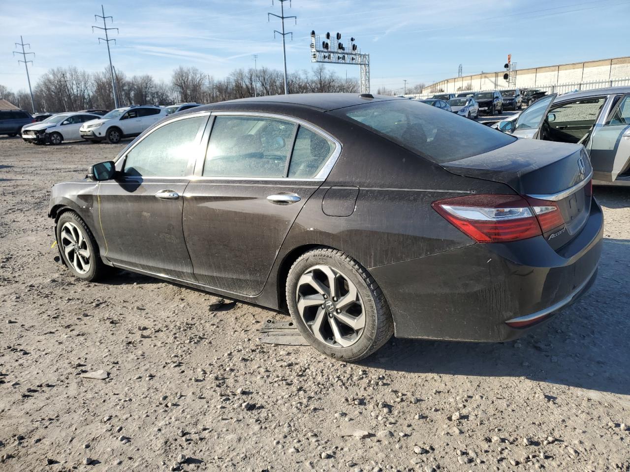 1HGCR2F9XGA123251 2016 HONDA ACCORD - Image 2