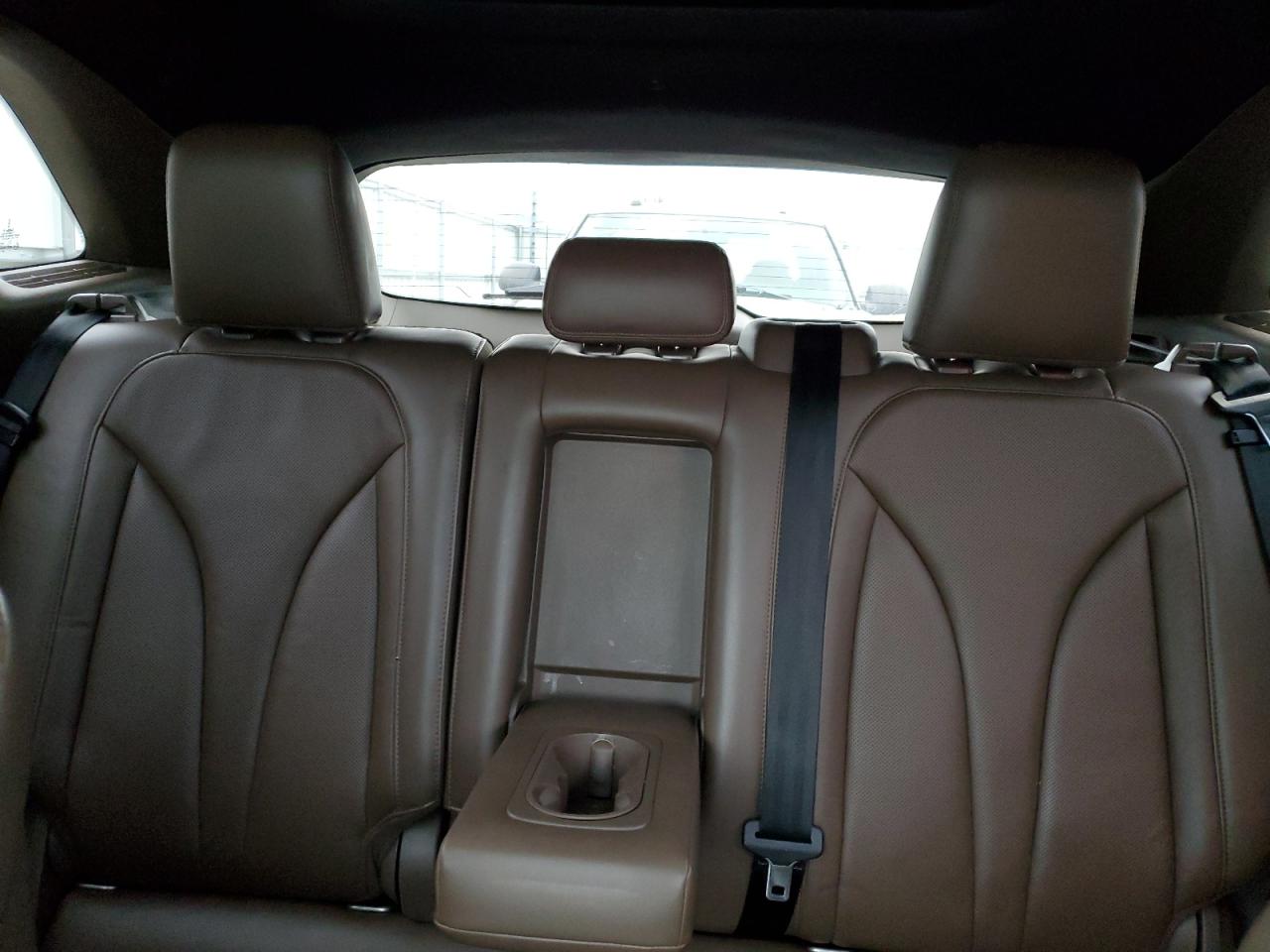 2015 Lincoln MKZ - Image 10