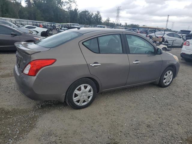 Седани NISSAN VERSA 2013 Сірий