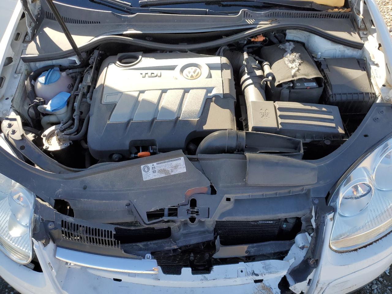2010 Volkswagen Jetta - Image 11