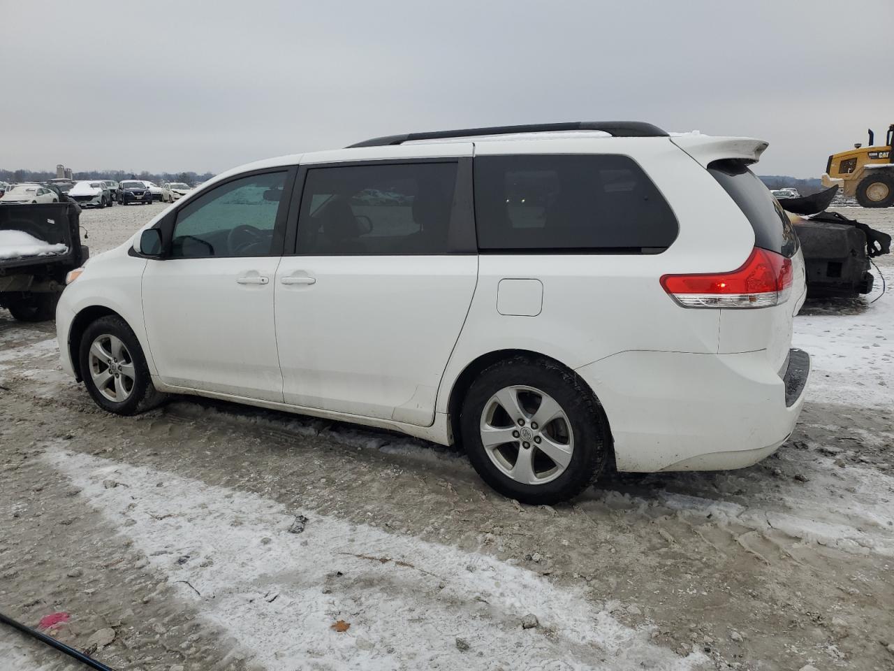 2011 Toyota Sienna - Image 2