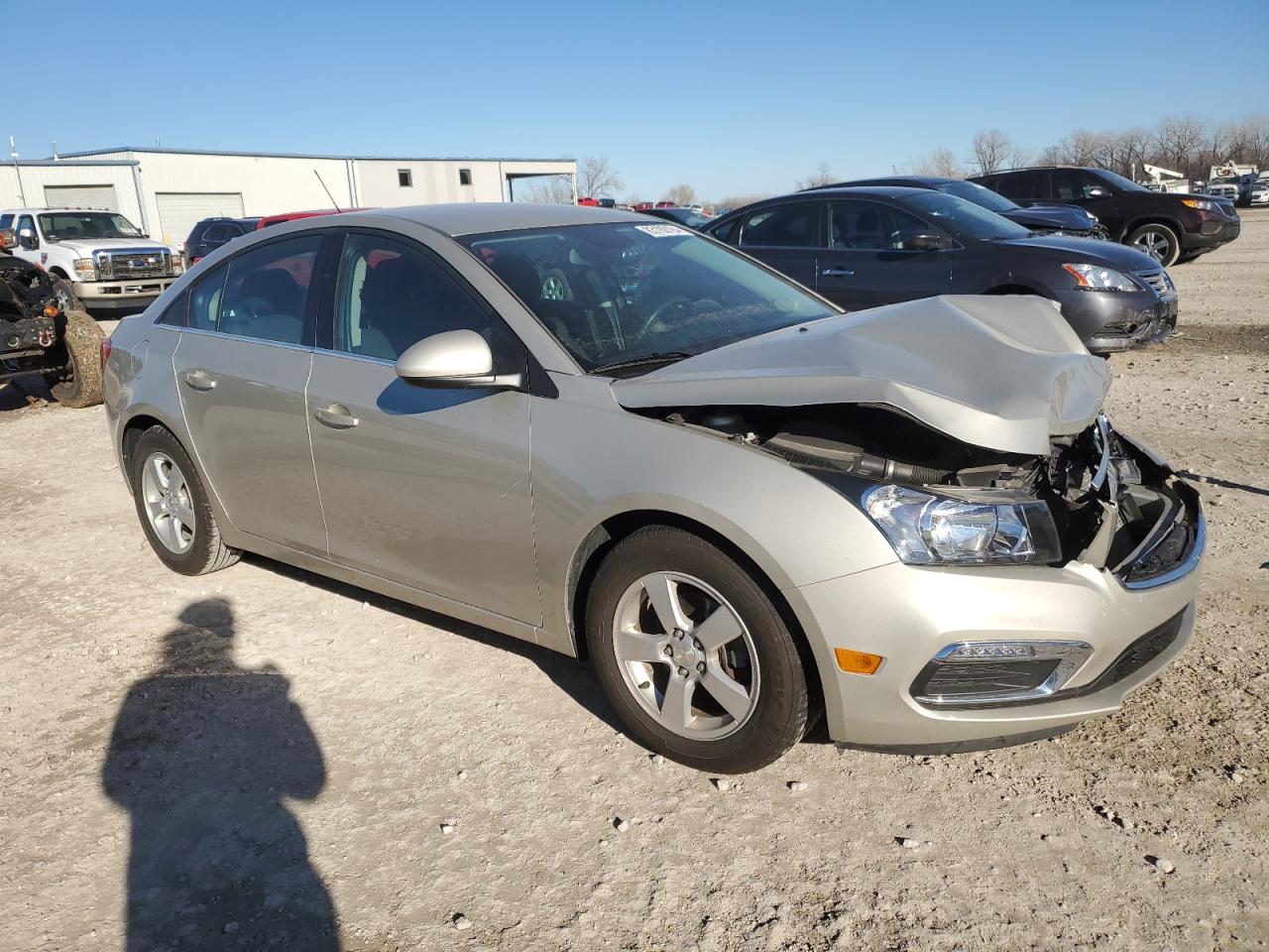 VIN 1G1PC5SB9F7213104 2015 CHEVROLET CRUZE no.4