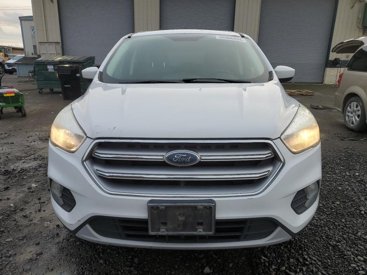 VIN 1FMCU9G9XHUA28687 2017 FORD ESCAPE no.5