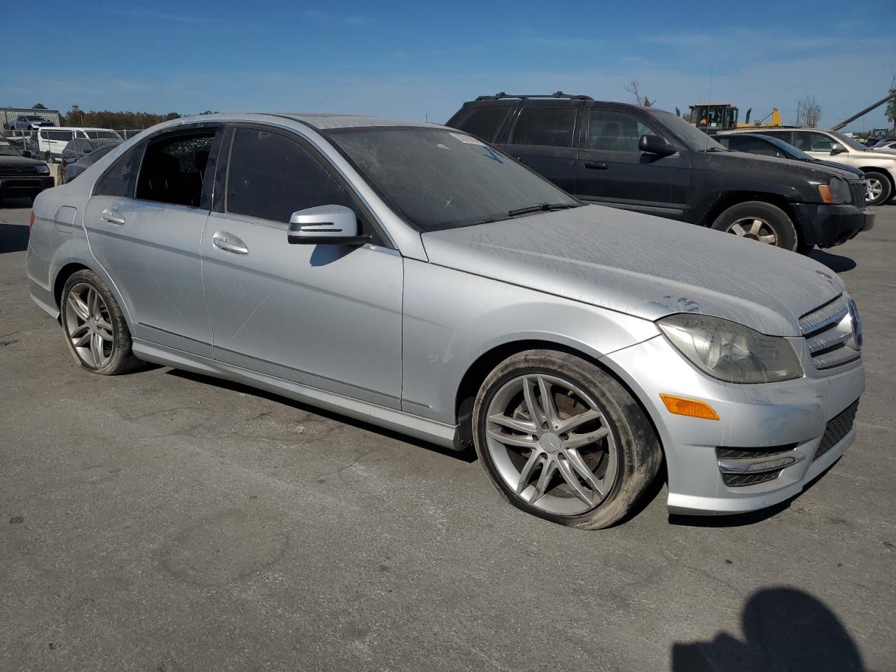 VIN WDDGF4HB7DR301186 2013 MERCEDES-BENZ C-CLASS no.4