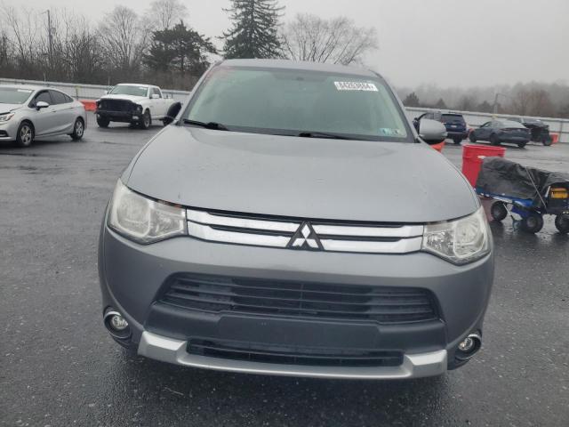  MITSUBISHI OUTLANDER 2015 Srebrny