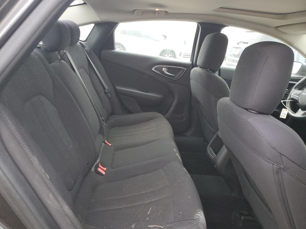 2015 Chrysler 200 Limited VIN: 1C3CCCABXFN621249 Lot: 82299544